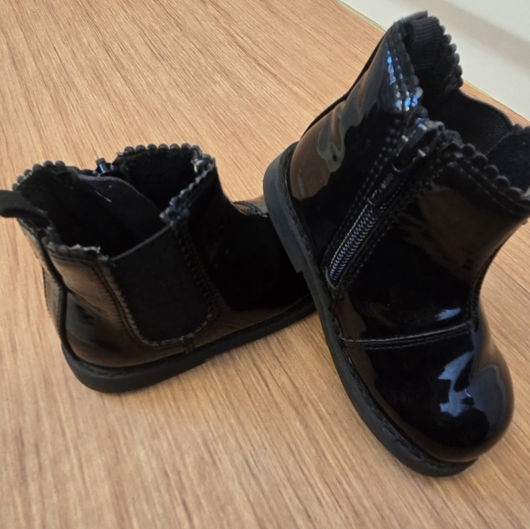 H&M Toddler Boots - Picture 2 of 8